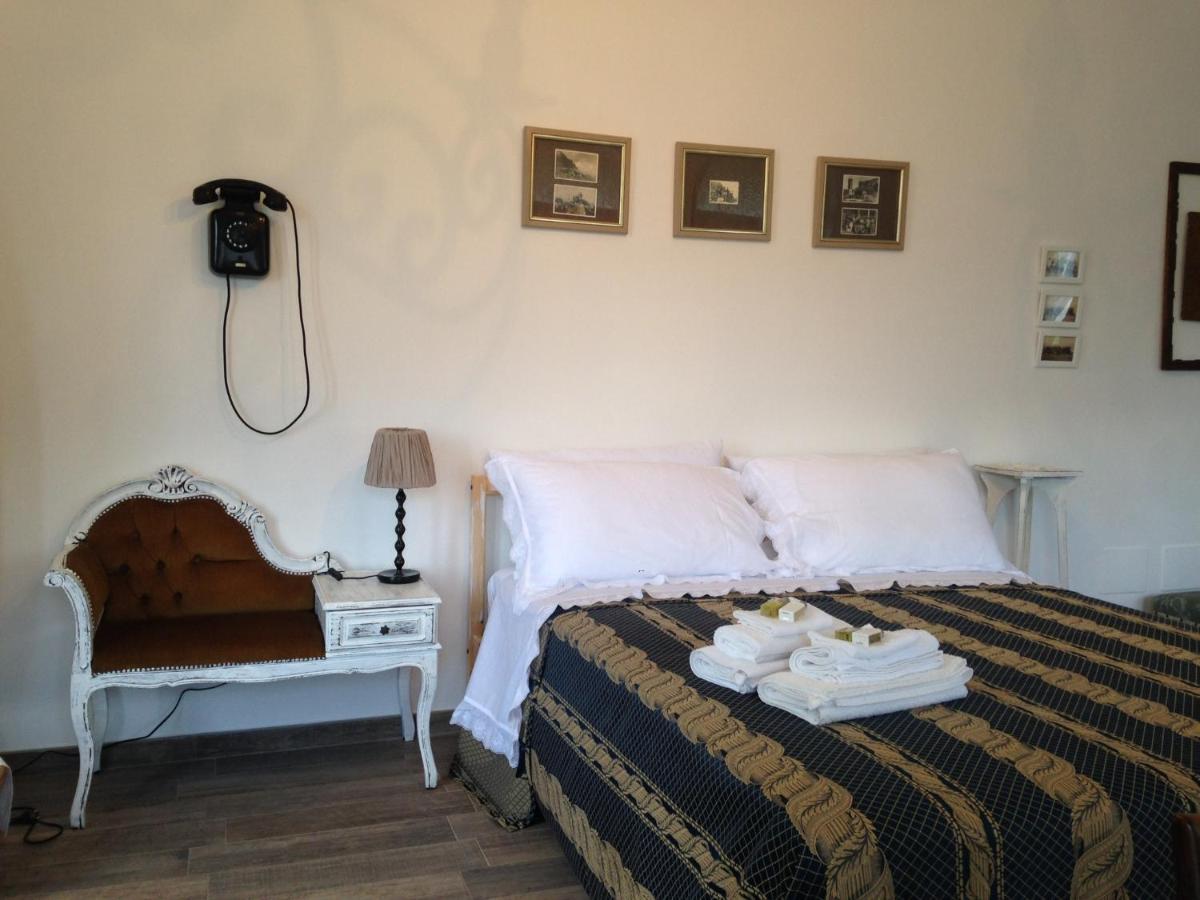 A Casa Di Gianni E Mari Bed & Breakfast Vestone ภายนอก รูปภาพ