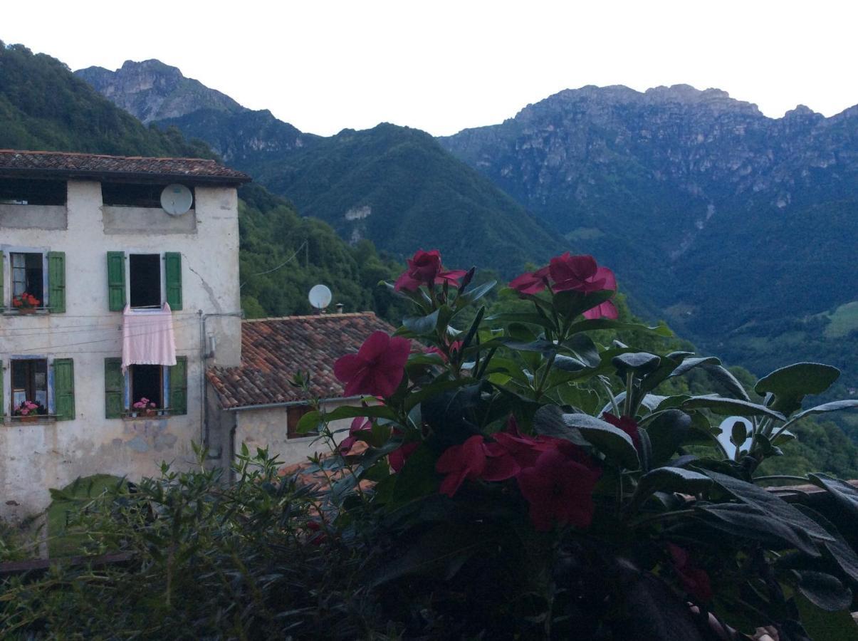 A Casa Di Gianni E Mari Bed & Breakfast Vestone ภายนอก รูปภาพ